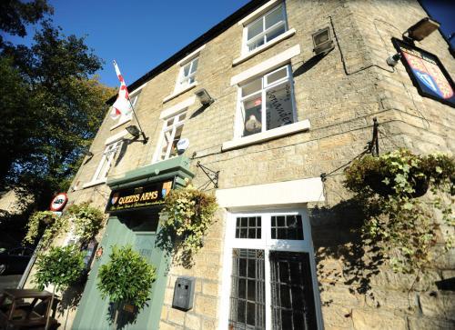 Hotel Queens Arms Country Inn