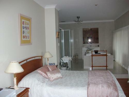 Stella's Dromana Hotel