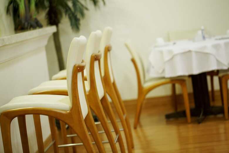 Eston Hotel