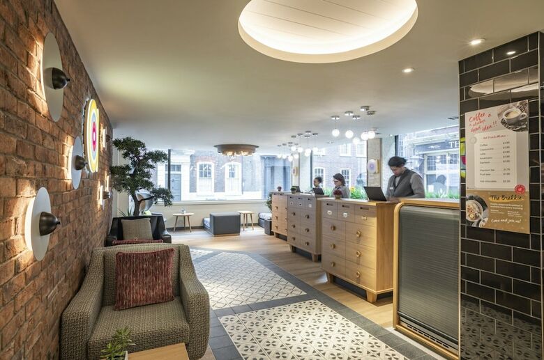 Point A Tune Hotel Liverpool Street