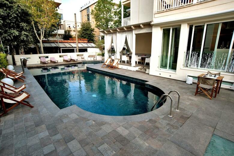 Residencia Le Rose Suite Hotel