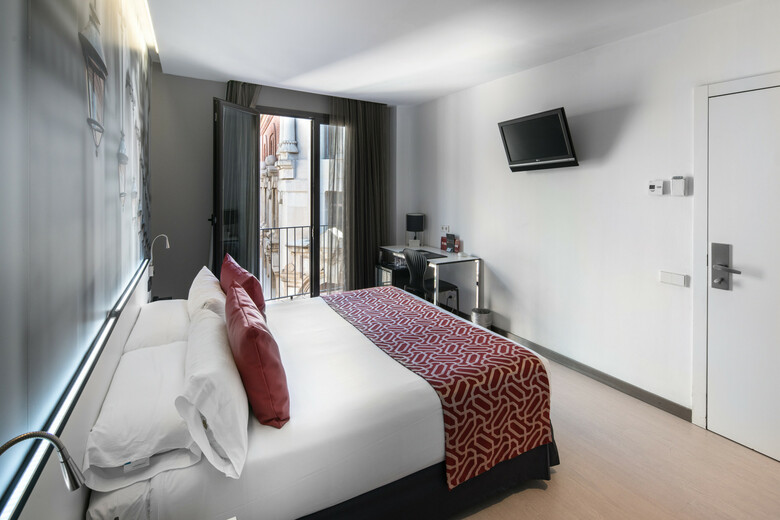 Hotel Catalonia Aviny�