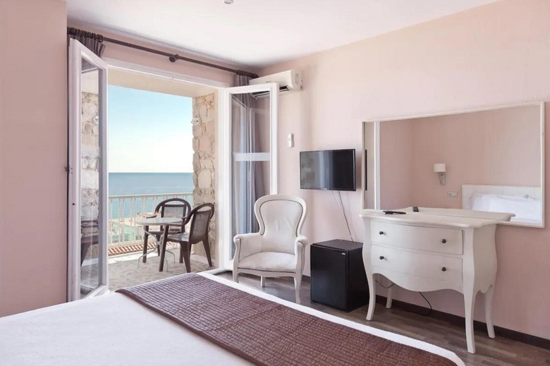 Hotel Roger De Flor Seleqtta