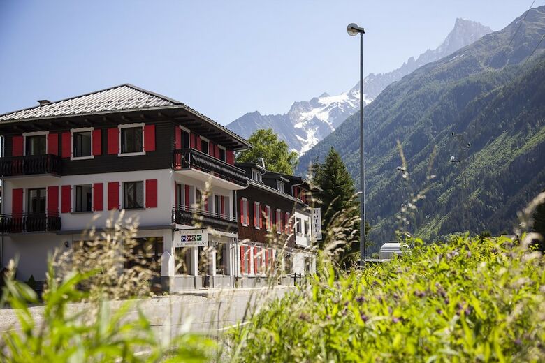 Hotel La Chaumi�re Mountain Lodge