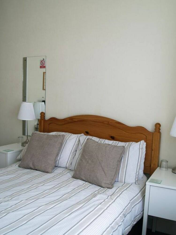 Hostal Kenilworth Guest House