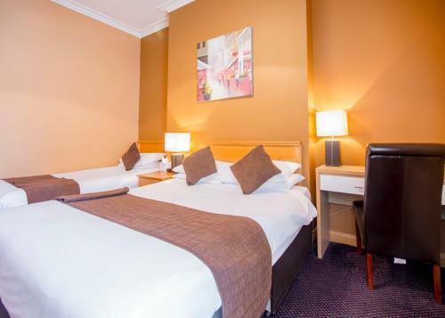 Smiths Hotel