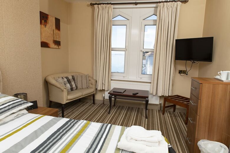 Hostal Eryl Mor Hotel
