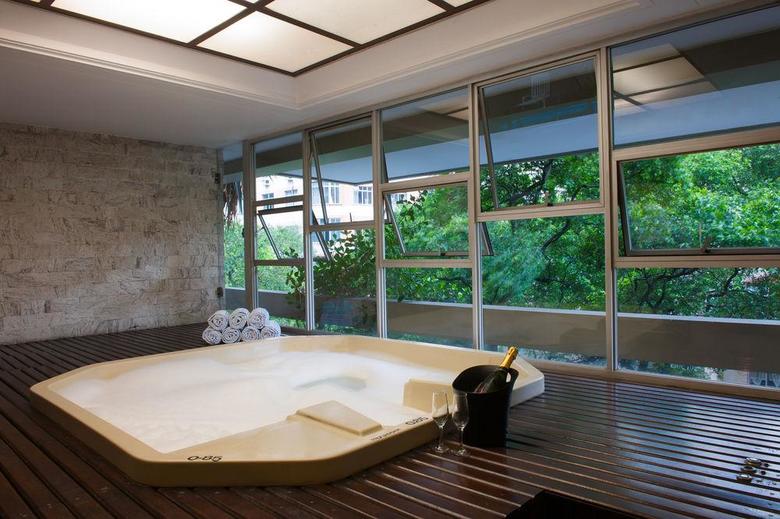 Hotel Copacabana Suites