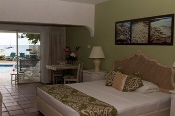 Tropical Sunset Beach Apartment Hotel