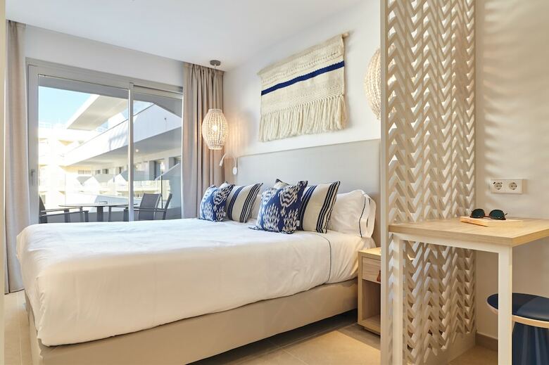 Aparthotel Can Salia