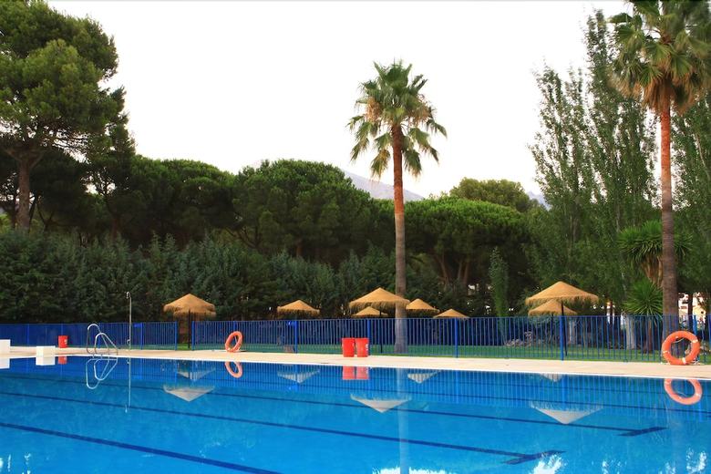 Hotel Camping Sierra De Las Nieves