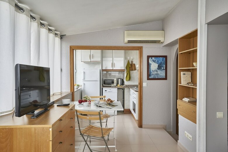 Ainb Diagonal Francesc Maci� Apartments