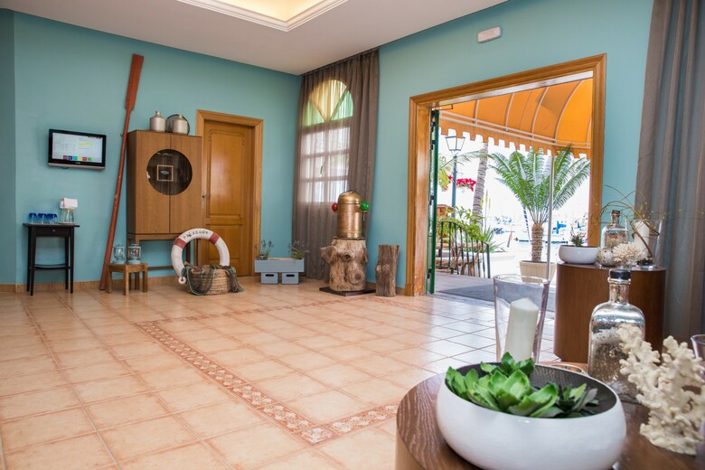 Hotel Livvo Puerto de Mog�n