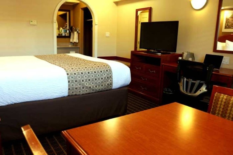Alexis Park Hotel