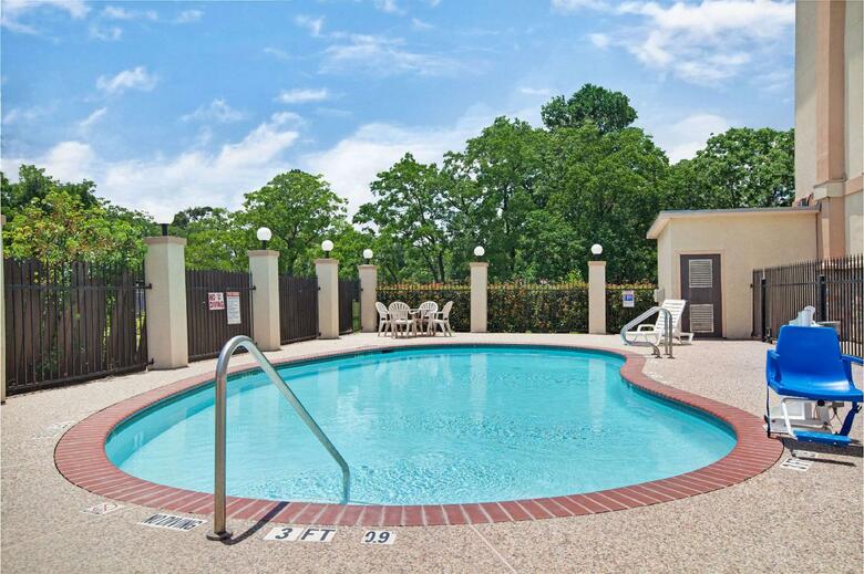 Hotel Super 8 Iah West/greenspoint