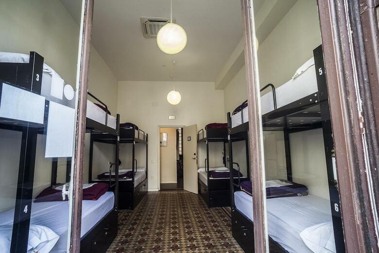 360 Hostel Barcelona Arts&culture