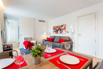 Apartamentos Homearound Rambla Suite & Pool