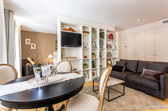 Apartamentos Homearound Rambla Suite & Pool