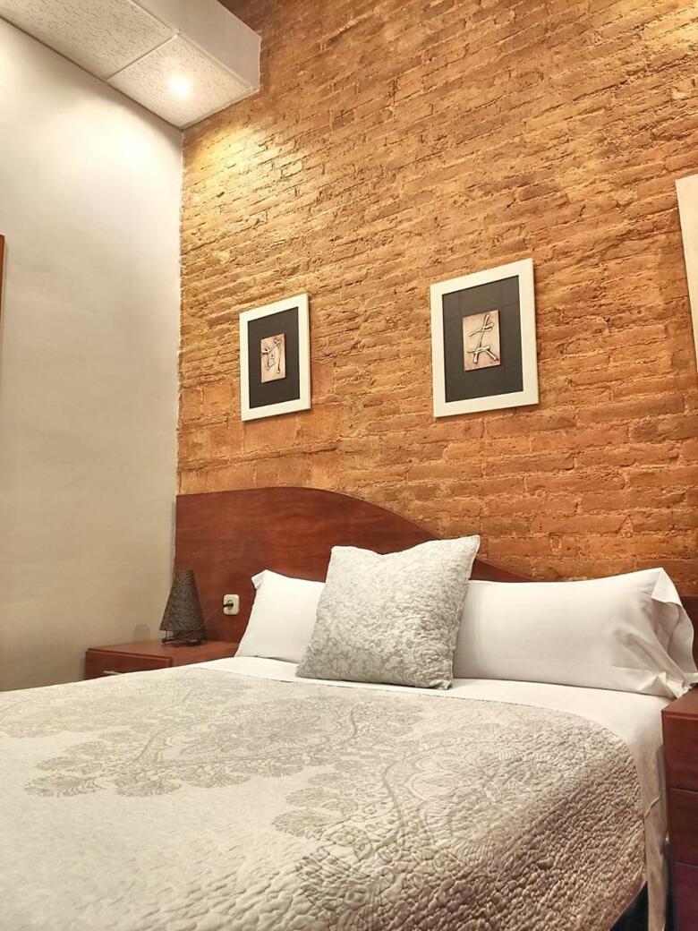 Hostal Orleans