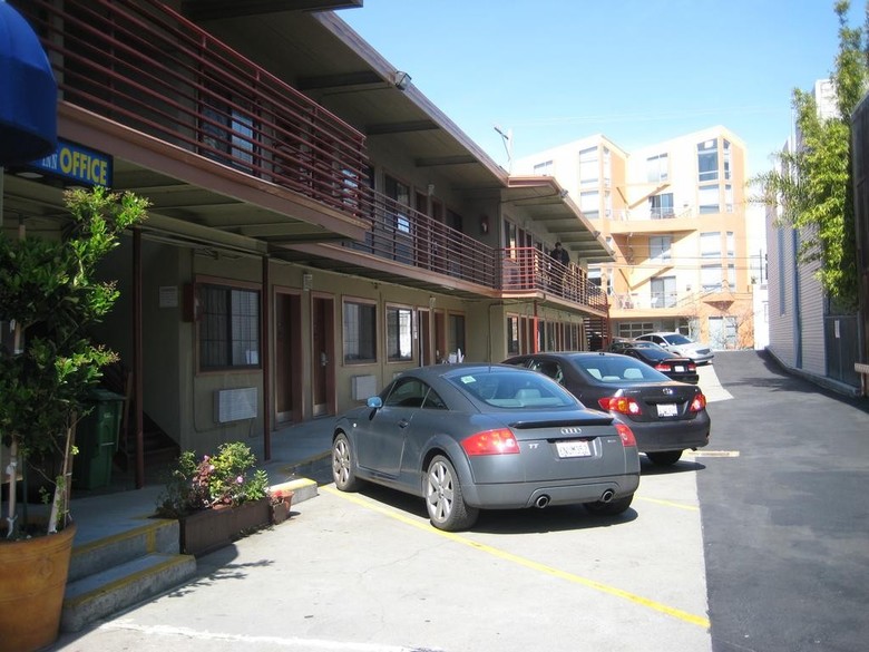 Hotel Bay Bridge Inn