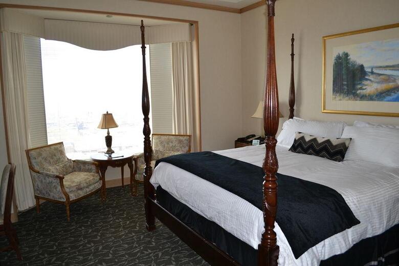 The Buckingham Athletic Club &amp; Hotel