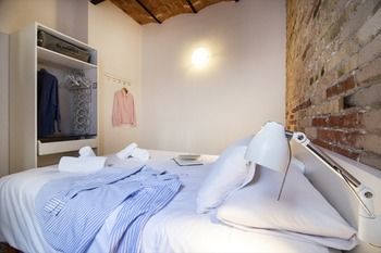 Happy People Sagrada Familia Apartments