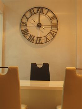 Stylish City Aparthotel