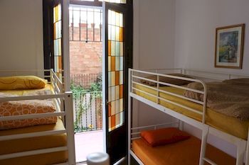 Barcel� Hostel