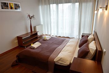Angel Plaza Apartments
