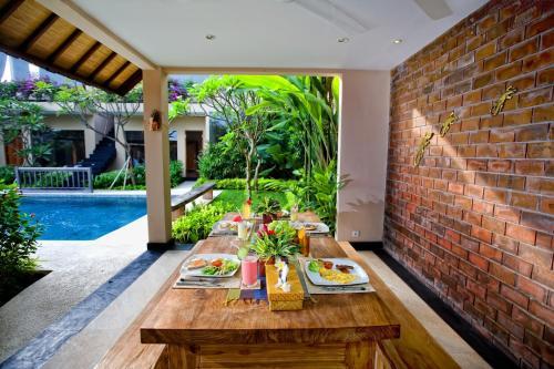 Villa Cokelat