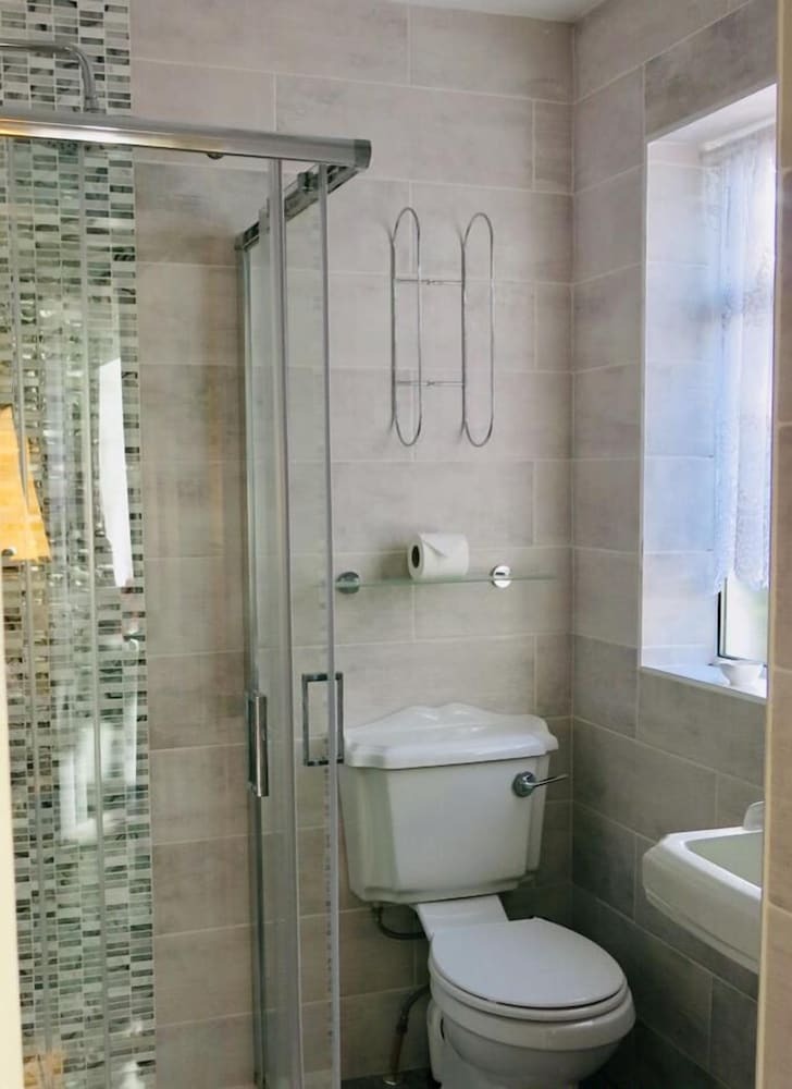 Hostal Donnybrook Hall