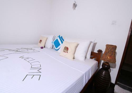 Hostal Lahiru Villa