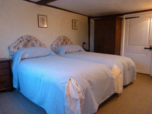 Bed & Breakfast Tudor Cottage