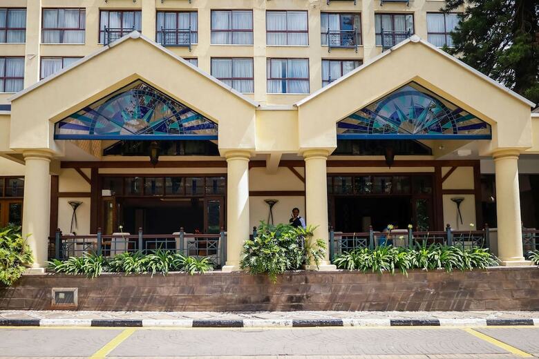 Hotel The Heron Portico