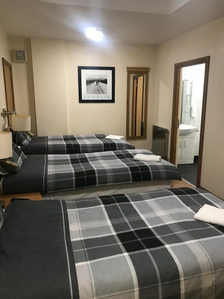 Shanahans B&B With Sports Bar