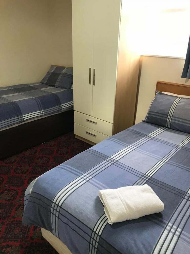 Shanahans B&B With Sports Bar