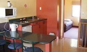 Pohutu Lodge Motel