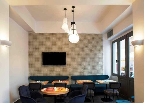 Athena Hotel