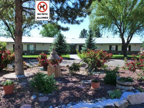 Posada Riverwood Inn