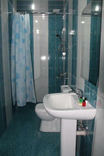 Avand Hotel