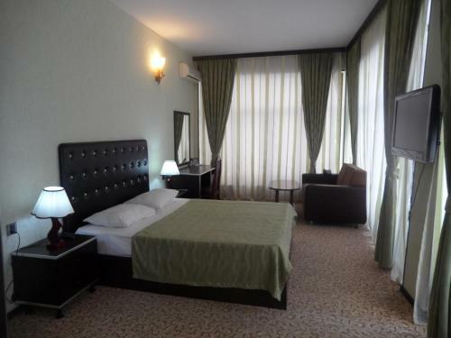 Avand Hotel