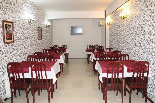 Avand Hotel