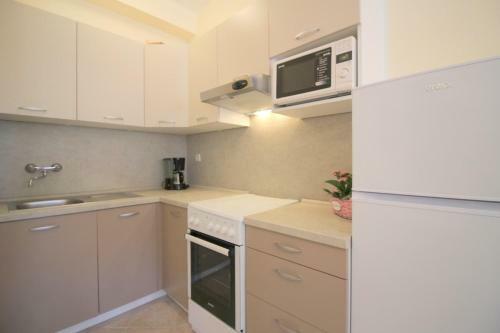 Apartment Porec, Mirna River 13