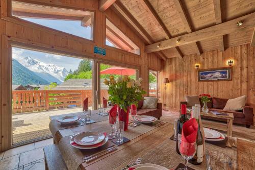 Yeti Lodge Chalets