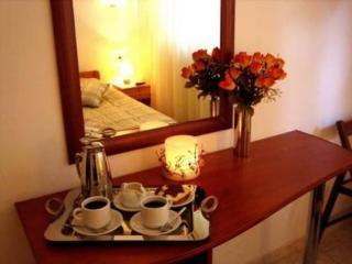Hotel Avra