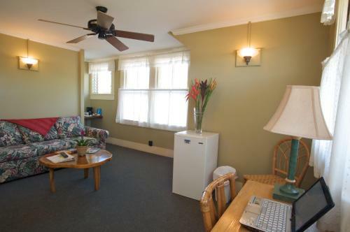 West Kauai Lodging