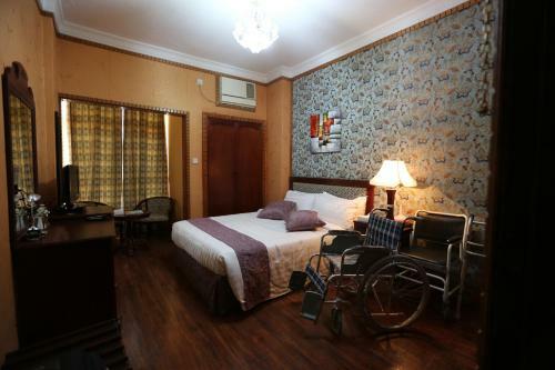 Moon Plaza Hotel
