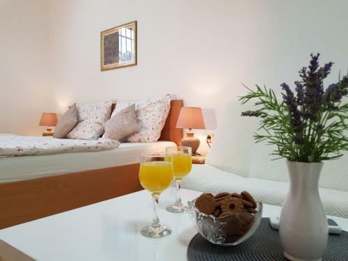 Hostal Zizi Guest House