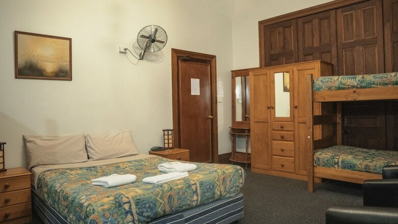 Hostal Alishan International Guest House