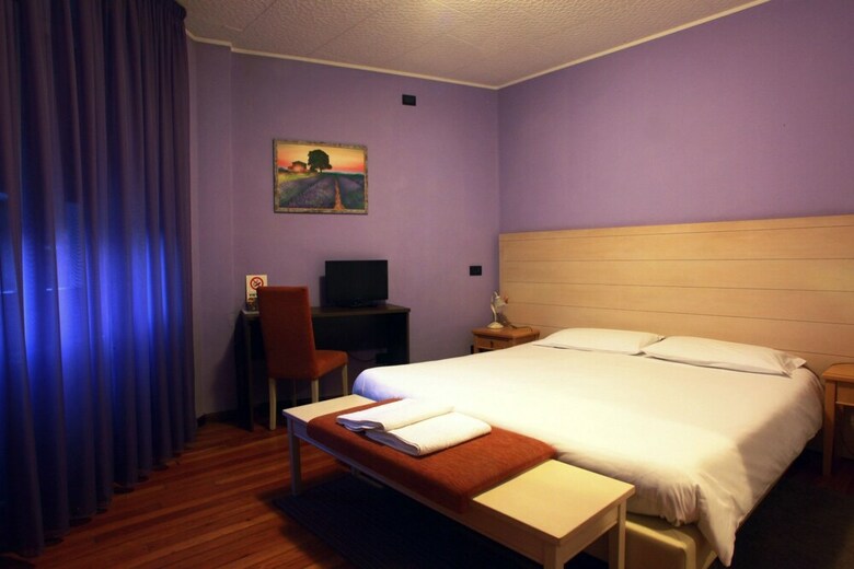 Hostal De La Tour